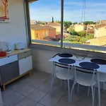 Proche Gare Apartman *