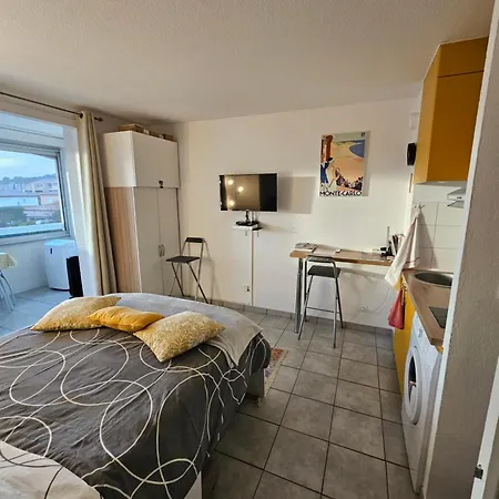 Proche Gare Apartment *