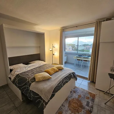 Proche Gare Apartment *